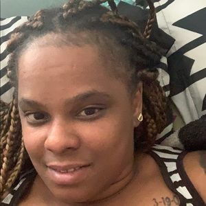 Meet your Posher, Denae